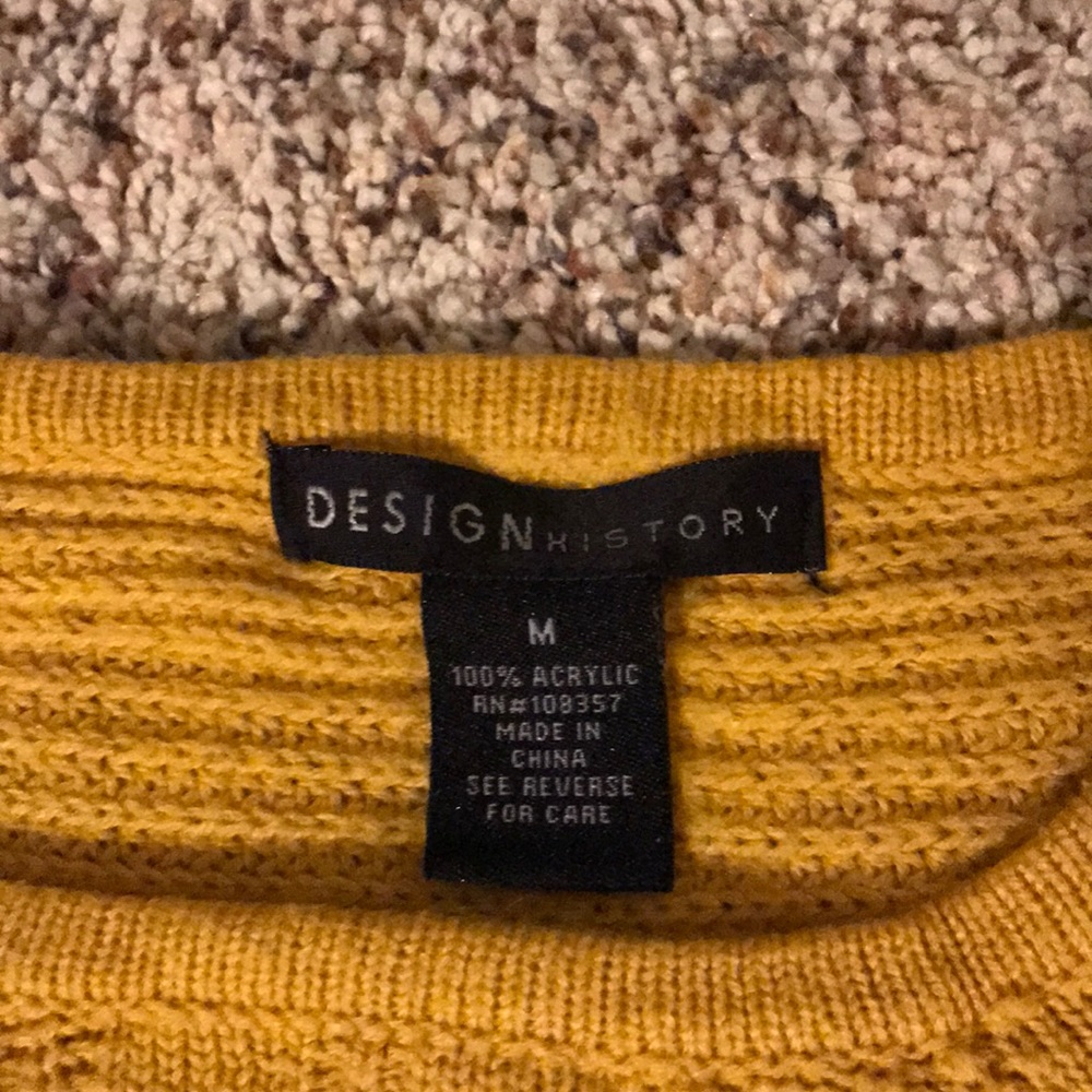 Sweater - Picture 4 of 4